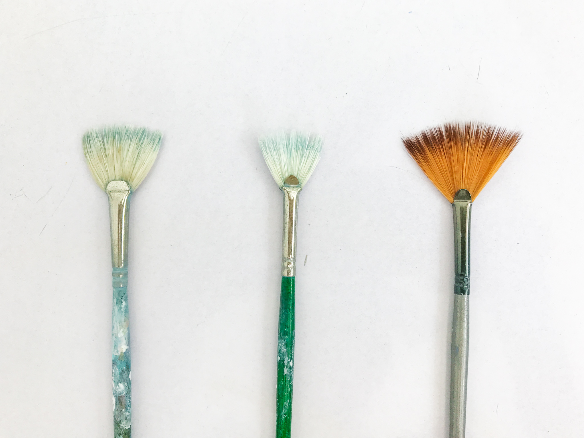 Which Brushes Are Best For Painting In Acrylics - Blue Beach House Art ...